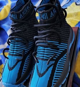 SIA Sub-Zero sock runners